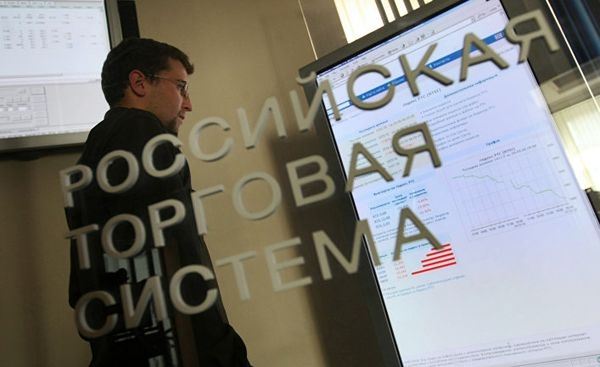    Рынок акций РФ пытается расти, но пока тщетно