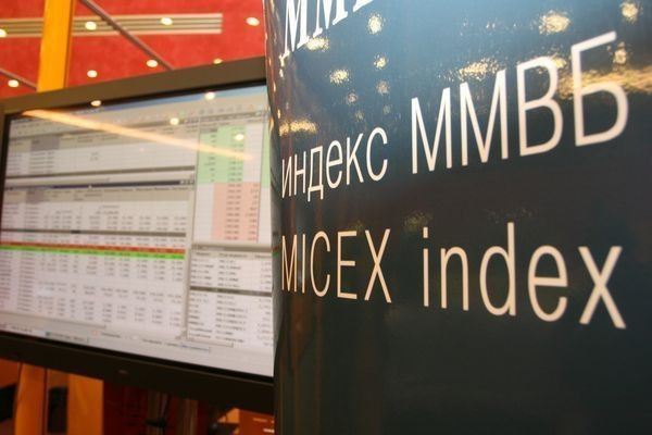    Российский фондовый рынок поддержал рубль