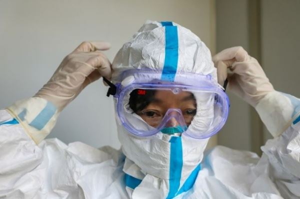 В Китае от коронавируса скончался предупредивший о начале эпидемии врач