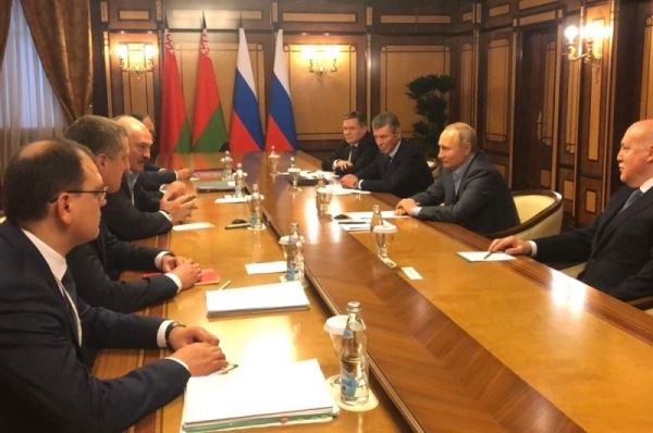 Лукашенко рассказал, о чем говорил с Путиным тет-а-тет в Сочи